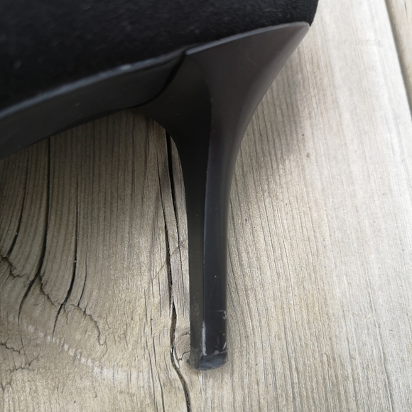 Suede Pumps - Picture 4 of 5